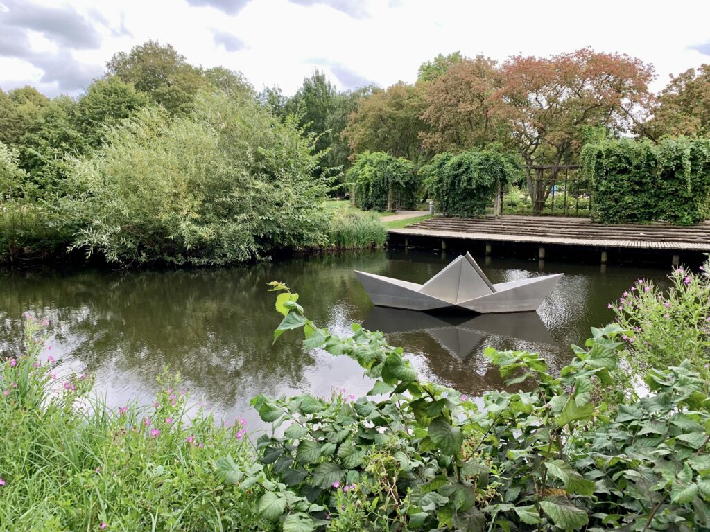 Papierboot Denkmal Odense Dänemark