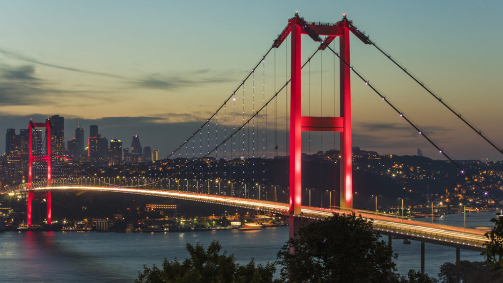Istanbul Bosphorus Brücke der Märtyrer des 15. Julis