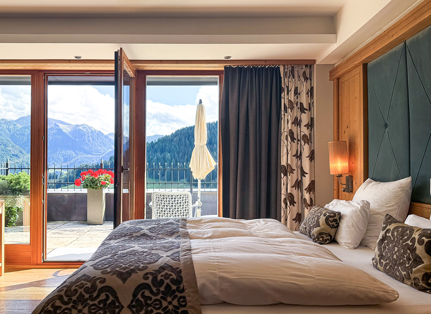 Ein elegantes Zimmer des Schlosshotel Fiss