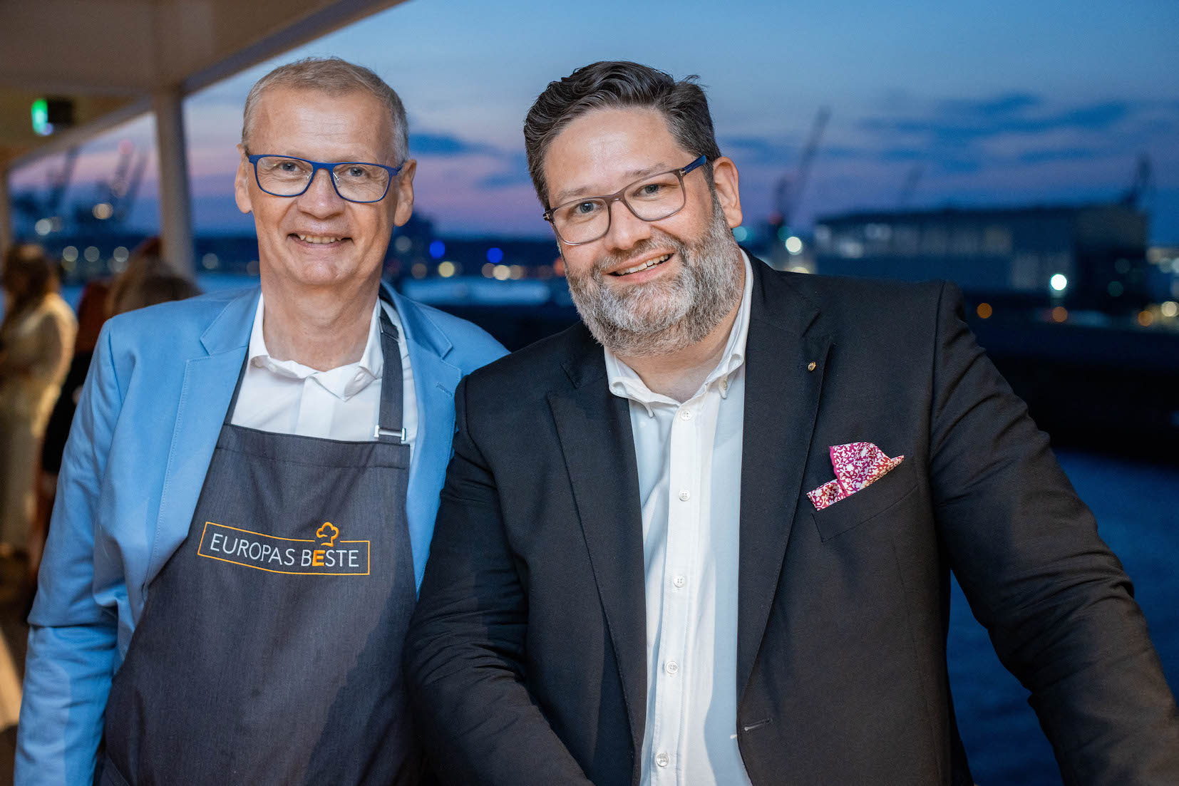 Günther Jauch (l.) mit Julian Pfitzner, CEO von Hapag-Lloyd Cruises.