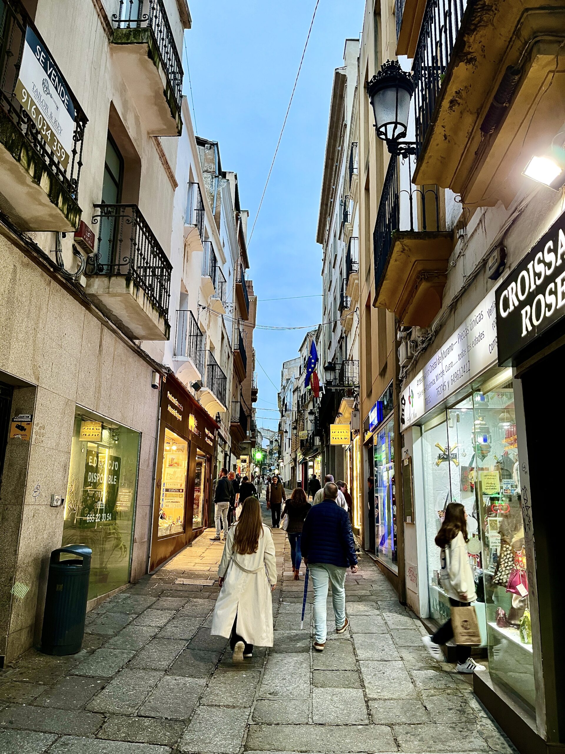 Kleine Gassen durchziehen die Altstadt von Cáceres.