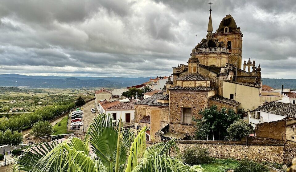 Zauberhafte Städte - wie hier Jerez de los Caballeros - haben wir bei unserem Road Trip durch die Extremadura in Spanien besucht