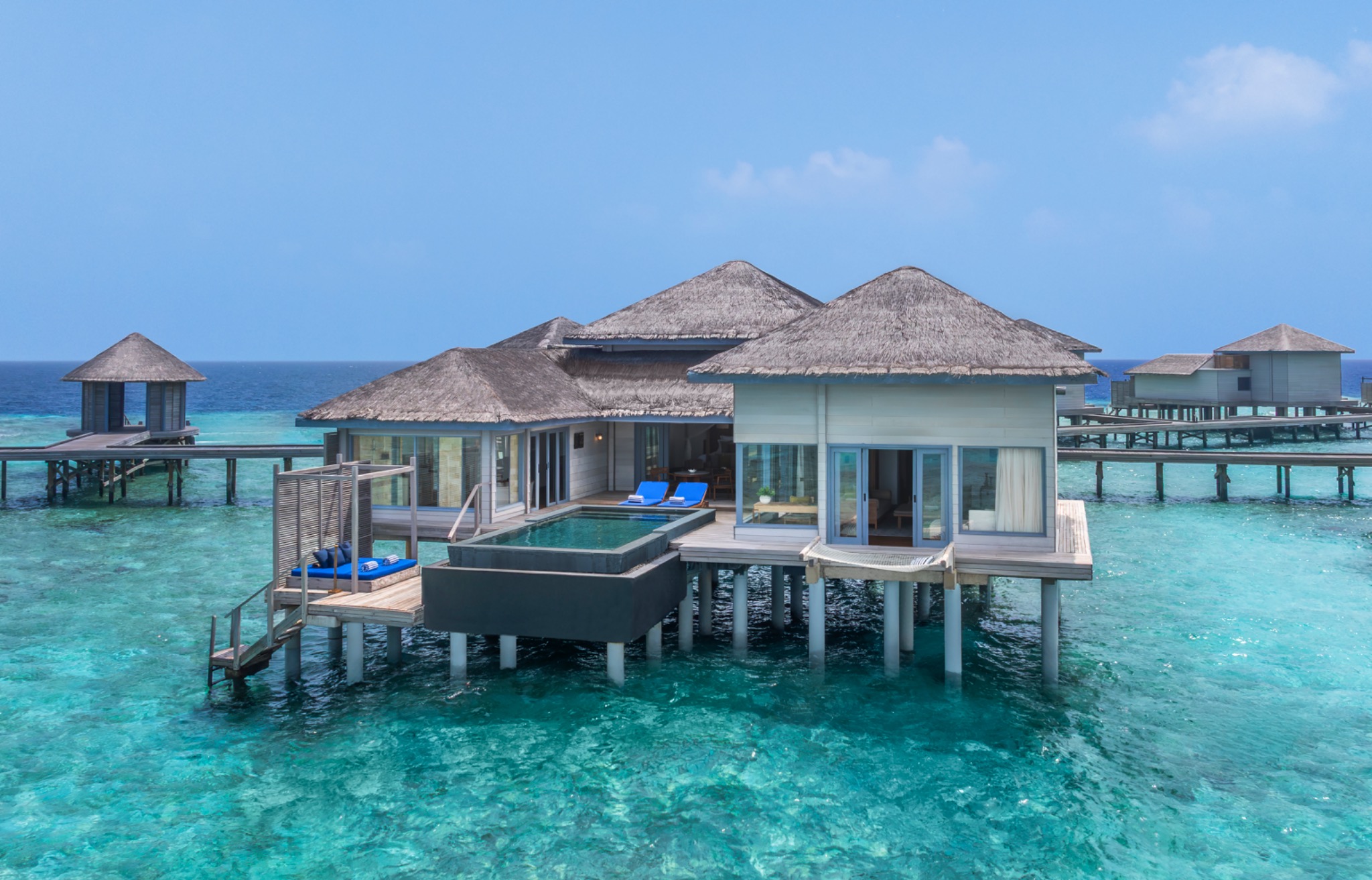 Overwater-Villa mit privatem Pool über der Lagune von The Halcyon Maldives